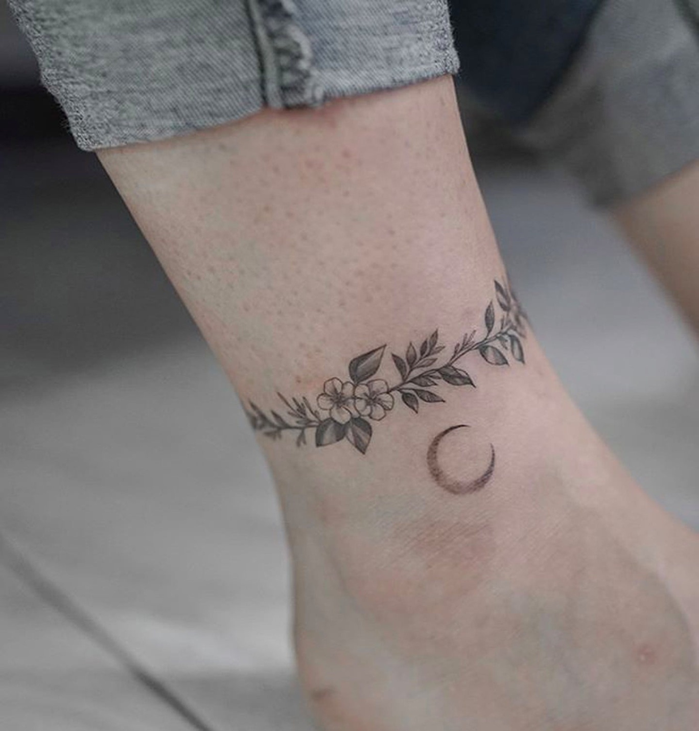 ankle tattoo designs Bulan 2 Anklet Tattoo Inspiration  POPSUGAR Beauty